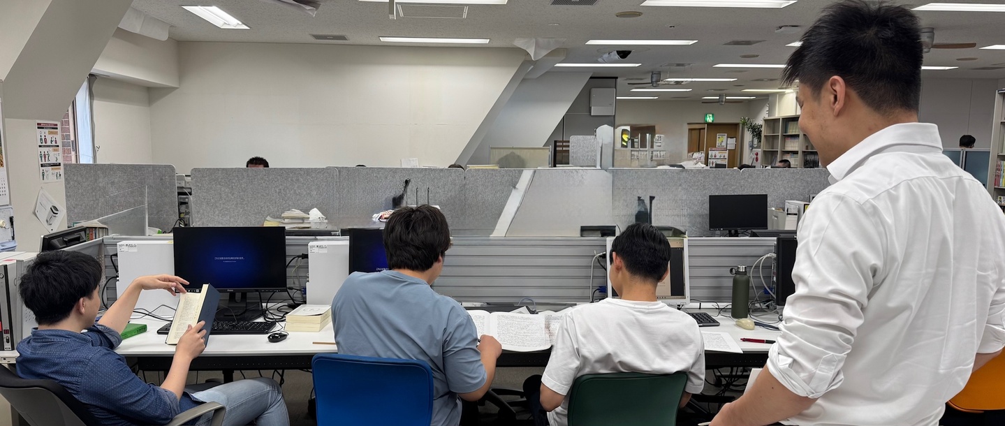 伊藤塾で和気あいあい教材制作していただいてます